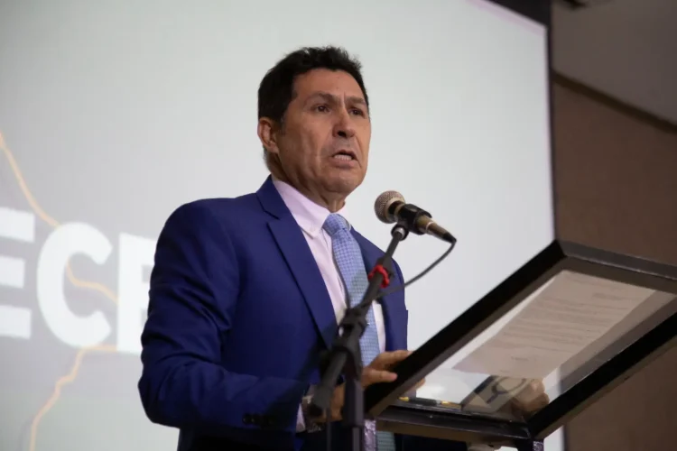 dep-assis-diniz-vota-sim-para-aumento-teto-gastos-segurança